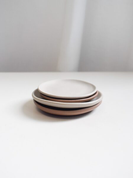 Oli Round Saucers (different colours available)