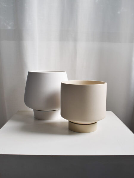 Chalk Pots (with saucers, 2 colours available)